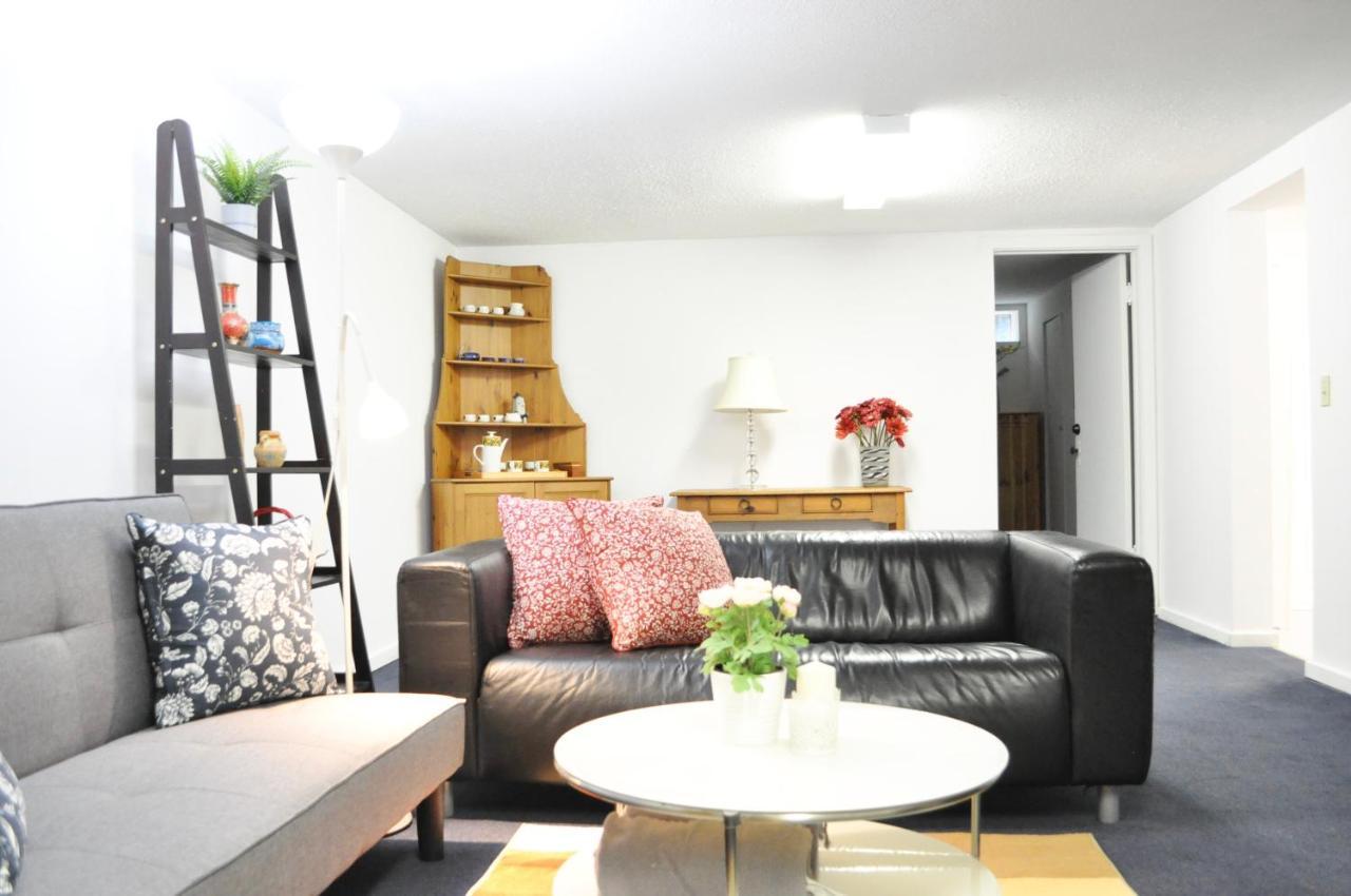 Spacious 2 Bedroom private basement suite in Lynn Canyon North Vancouver Buitenkant foto