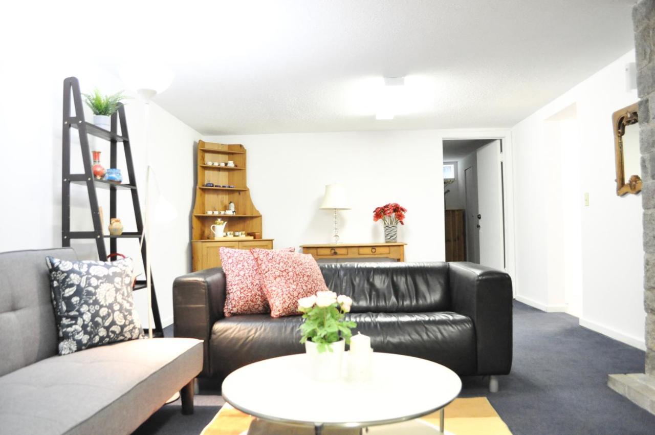 Spacious 2 Bedroom private basement suite in Lynn Canyon North Vancouver Buitenkant foto